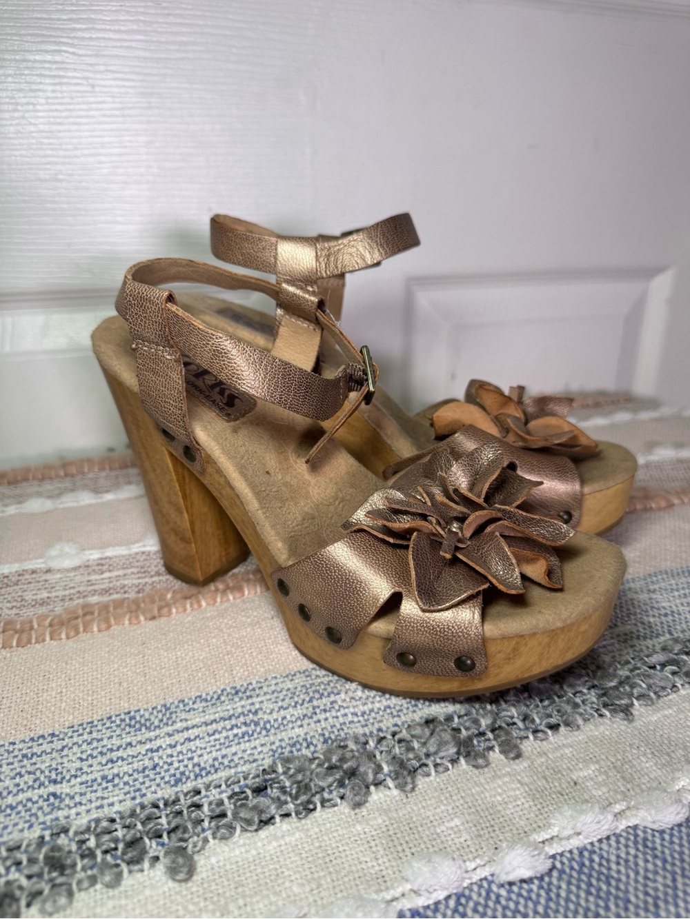 Kork-Ease Metallic Bronze Floral Platform Sandals